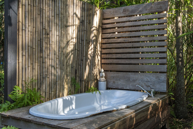 Bathroom 3, Buddha's Bungalow, Byron