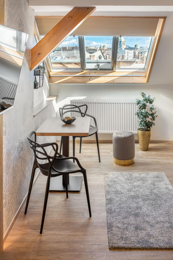 Others 4, Theatre 9 Apartments by Adrez, Praha 1