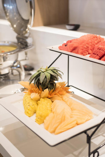 Food & Drinks 11