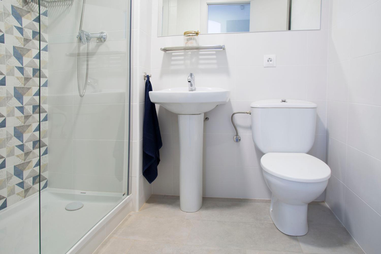 Bathroom 3, RVApartaments Estartit Confort, Girona