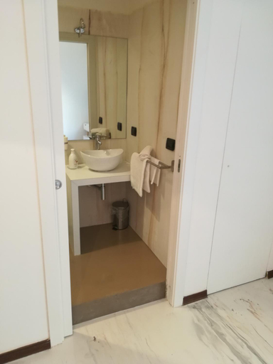 Bathroom 3, Neapolis City Life, Napoli