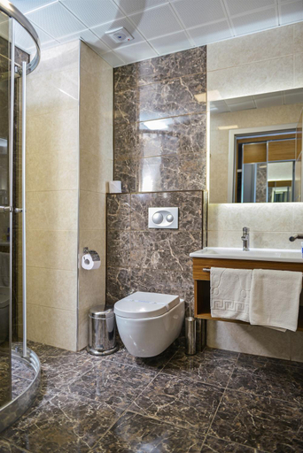 Bathroom 5, Hakcan Hotel, Gaziemir