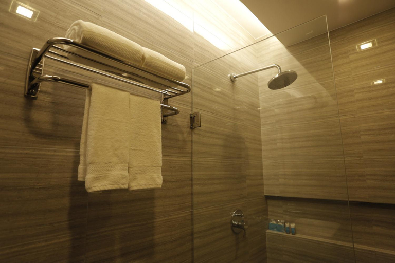 Bathroom 3, El Sancho Hotel, Naga City