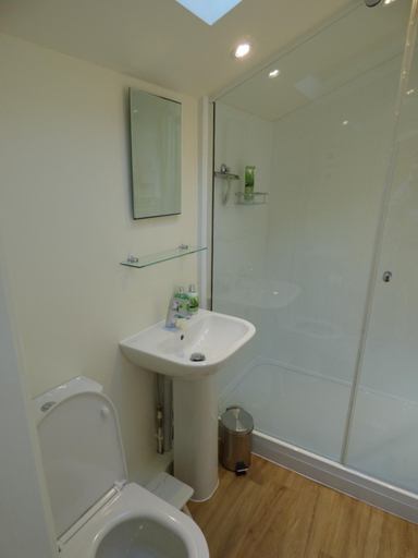 Bathroom 3, Hunters Moon B&B, Hampshire