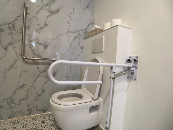 Bathroom 2, B&B l'Aigrin, Luxembourg