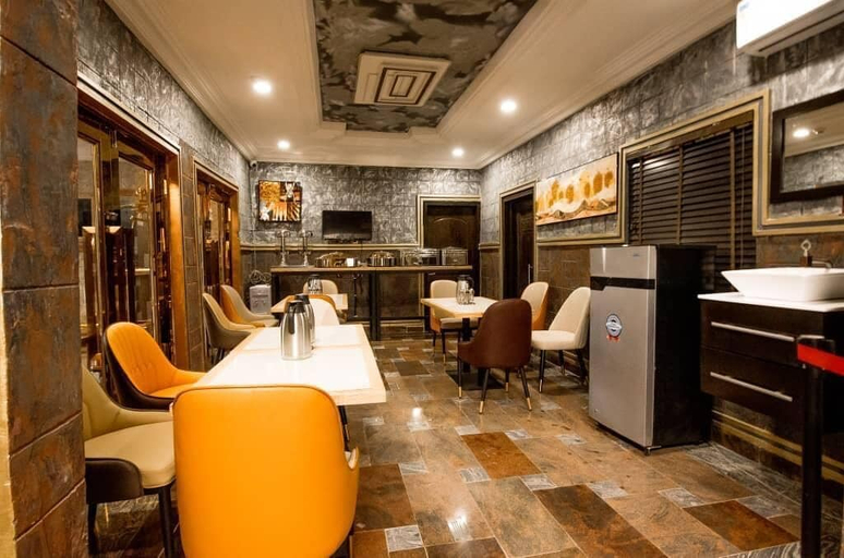 Food & Drinks, Place Tochil, Owerri West