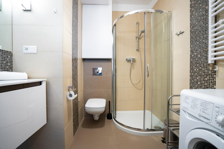 Bathroom 2, RentPlanet - Apartamenty Gorna Resorts, Jelenia Góra