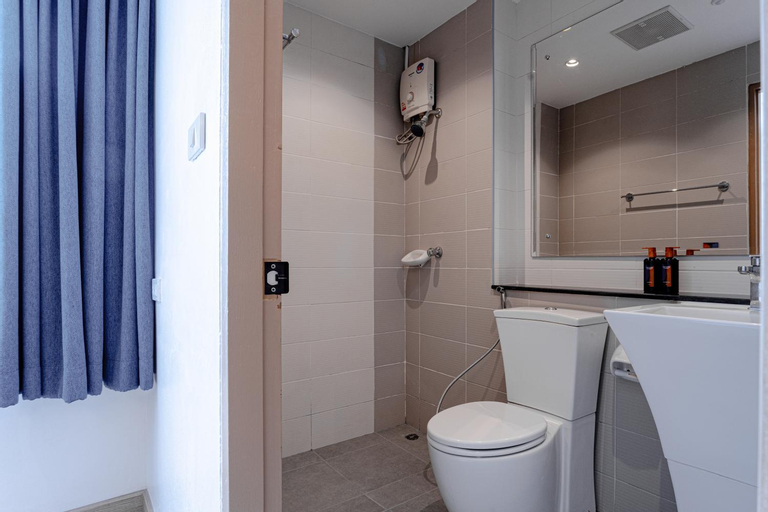 Bathroom 15