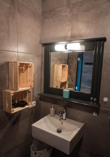 Bathroom, B&B de Garaazje, Nijefurd
