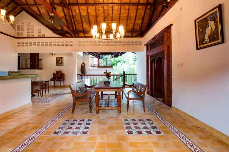 Dining Room 5
