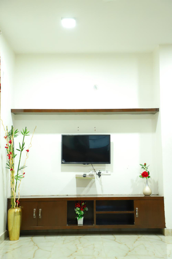 Shared lounge/TV area, Shivoham Yoga Retreat, Garhwal
