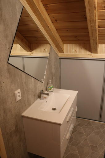 Bathroom, Trollbu Aabrekk gard, Stryn