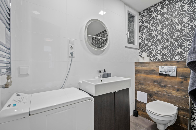 Bathroom 3, Colourful apartments in the party district, Budapesti