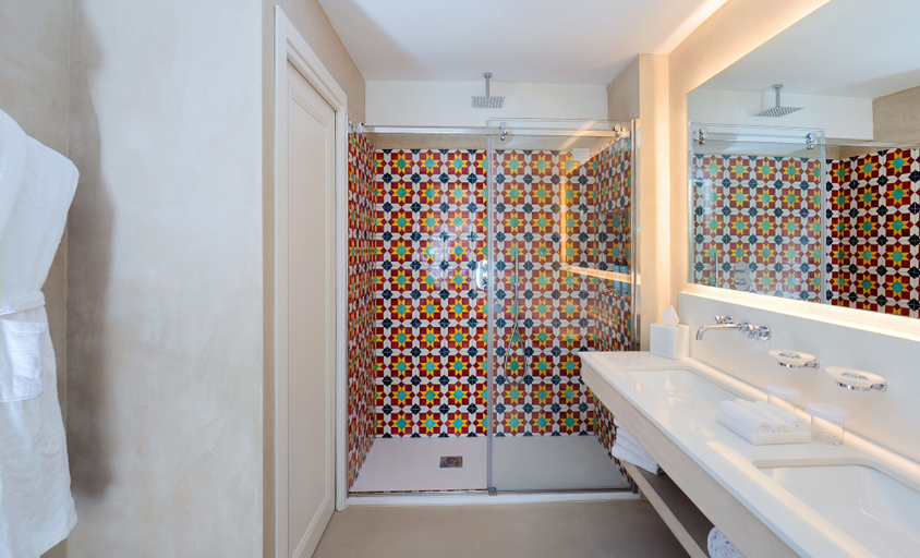 Bathroom 5, Furore Grand Hotel, Salerno