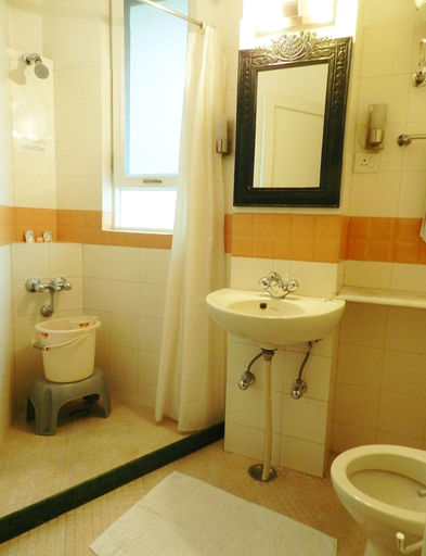 Bathroom 4, Om Niwas Suite Hotel, Jaipur