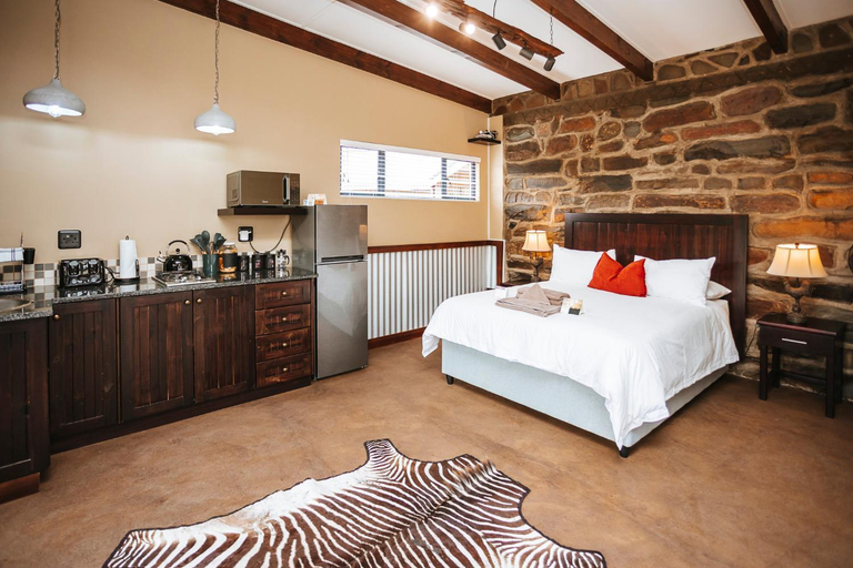 Others 3, Rockdell Lodge, Amathole