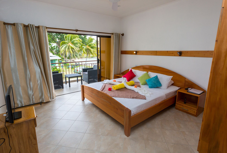 Bedroom 3, Beach Cottages