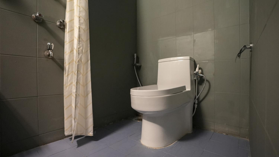 Bathroom 3, Sortby Stays, North Goa