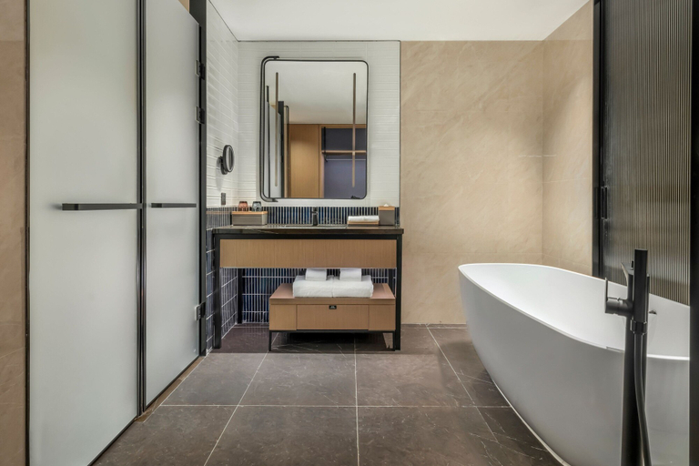 Bathroom 5, Four Points by Sheraton Yangjiang City Center, Yangjiang