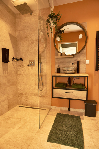 Bathroom 4, Heaven in East, Amsterdam