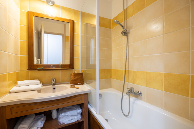 Bathroom 3, Pierre & Vacances Residence Les Trois Domaines, Ariège