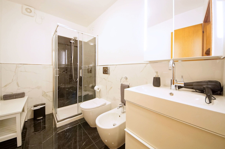 Bathroom 3, DolceVita Apartments N. 500, Venezia