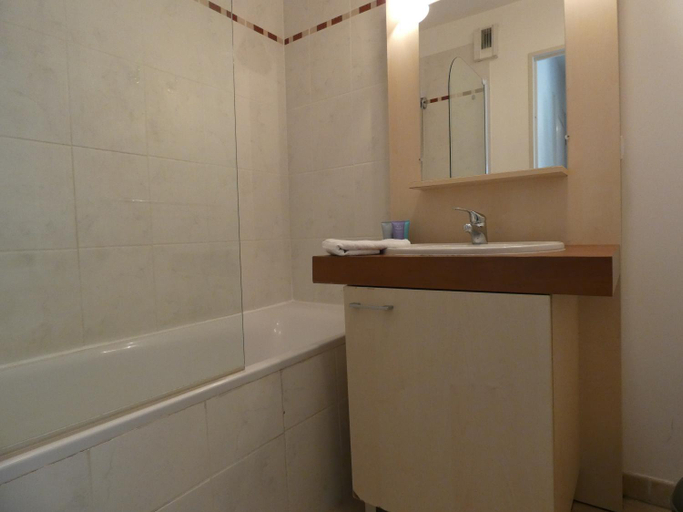 Bathroom 3, Les Parasols d'Argens, Var
