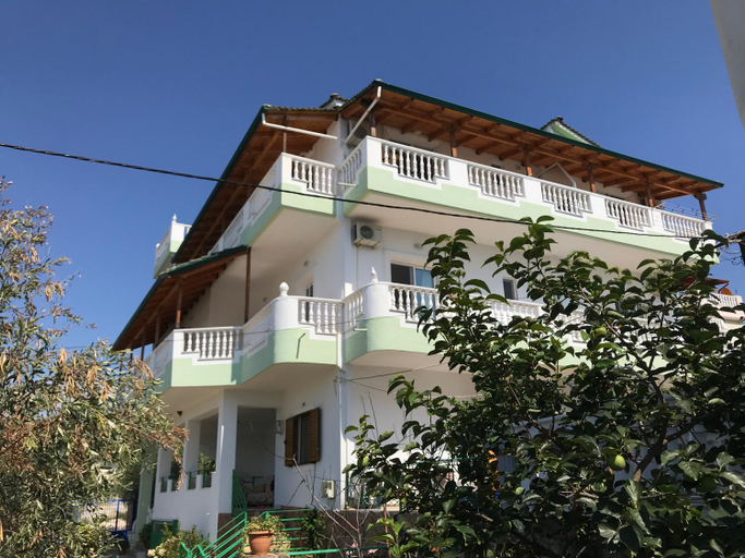 Exterior view 4, Villa Roku, Sarandës