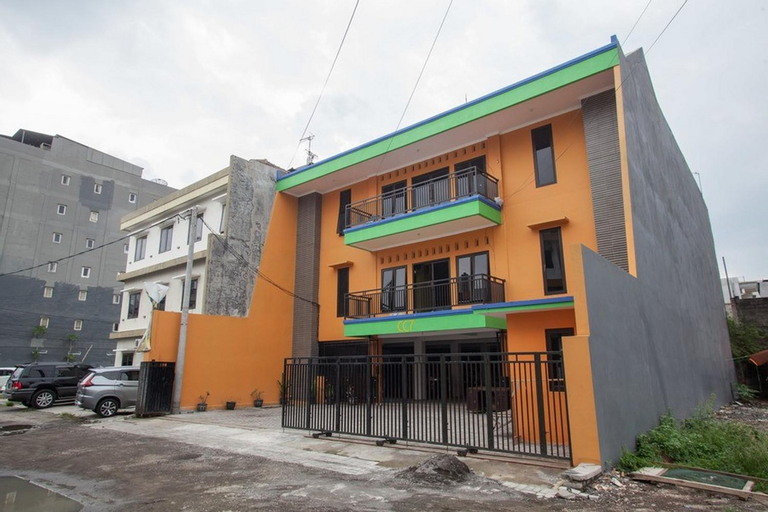Exterior & Views 25