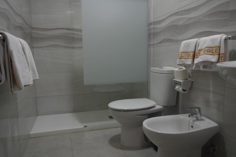 Bathroom 3, Hotel Valencia, Las Palmas