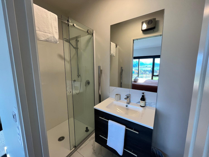Bathroom 3, Starry Vista-Alpha, Mackenzie