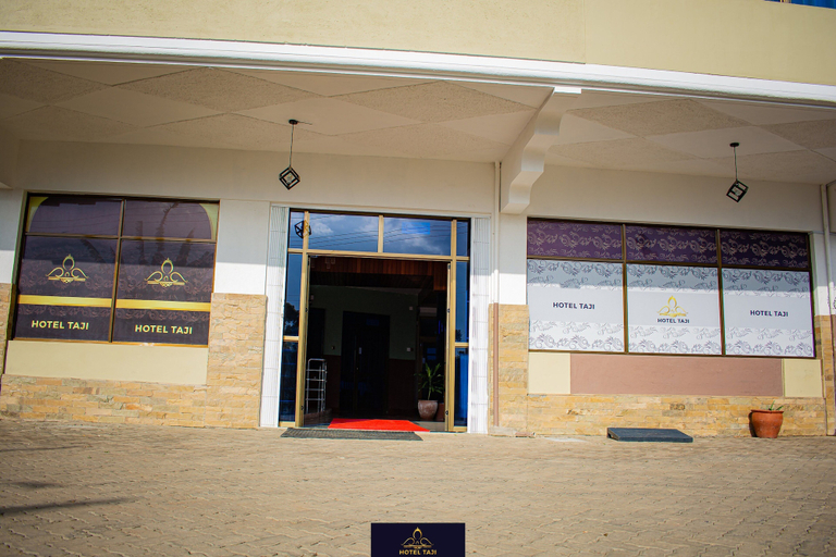 Exterior & Views 2, HOTEL TAJI, Kieni