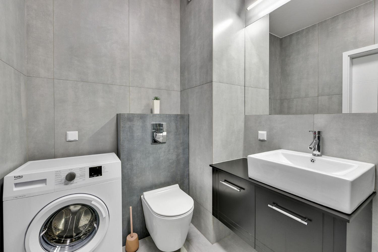Bathroom 2, Grand Apartments - Bastion Walowa, Gdańsk City