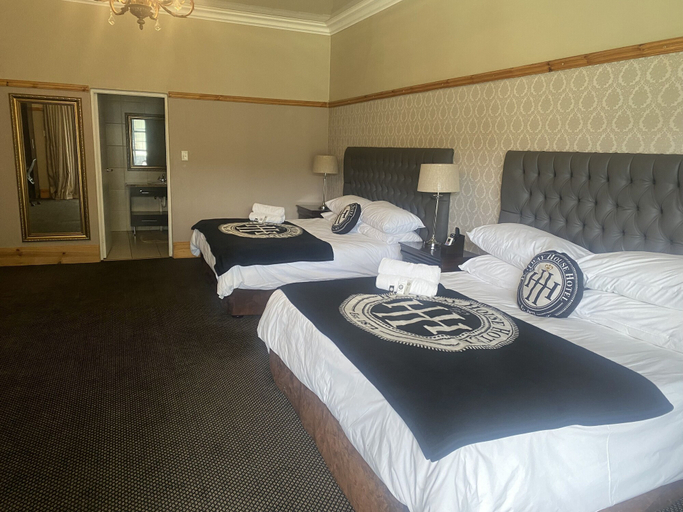 Bedroom 3, The Halfway House Hotel, Frances Baard