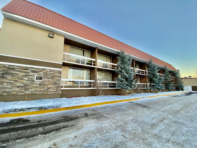 Exterior & Views 2, Ramada by Wyndham Whitecourt, Division No. 13