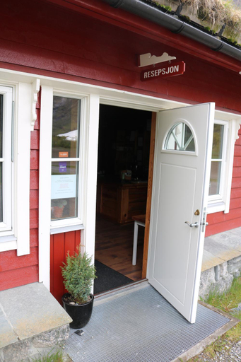 Food & Drinks 4, Trollbu Aabrekk gard, Stryn