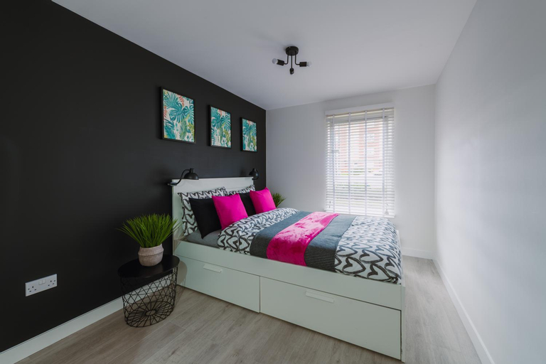 Bedroom 2, SuperbSleep Apartments, Glasgow