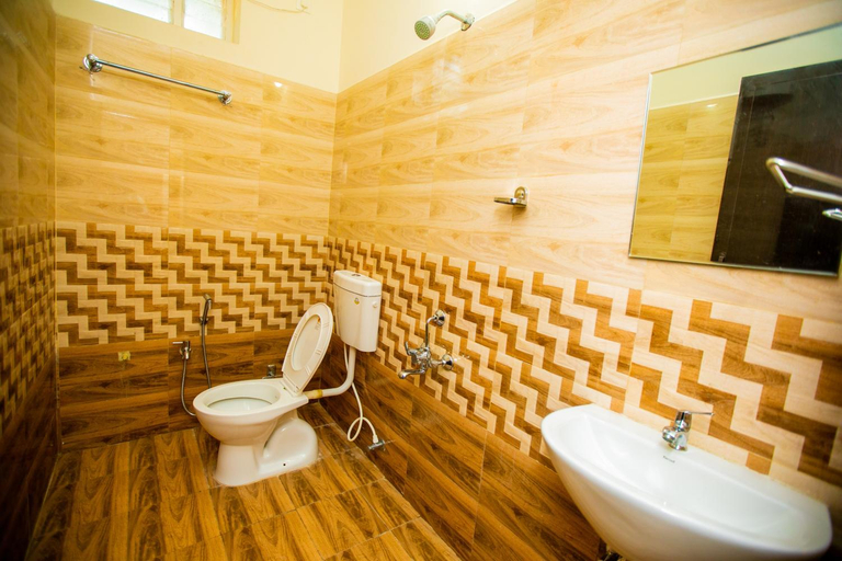 Bathroom 3, Queens Paradise Estate Resort, Viluppuram