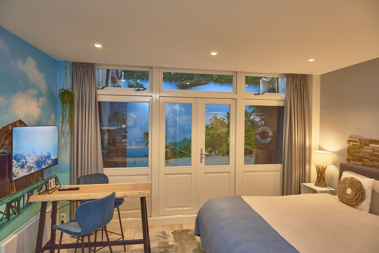 Bedroom 3, Heaven in East, Amsterdam
