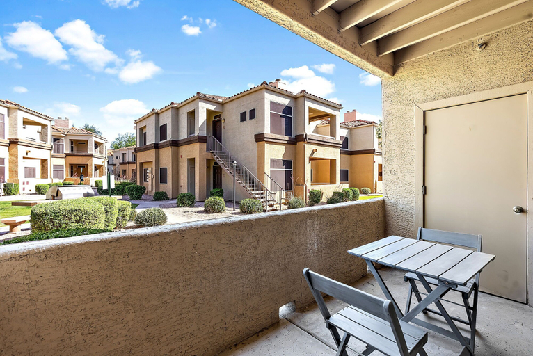 Exterior & Views 2, Sahuaro Suite, Maricopa