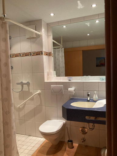 Bathroom 5, Hotel Die Friesenhalle, Nordfriesland