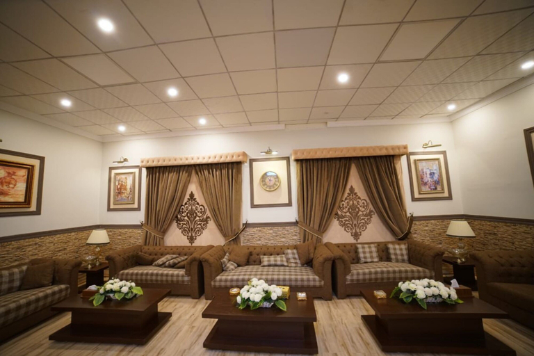 Others 4, Sapphire Hut MCM, Rawalpindi