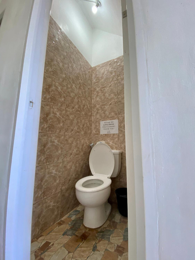 Bathroom 2, Location One Eighty, San Fernando City