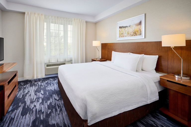 Bedroom 2, Fairfield Inn & Suites by Marriott Ottawa Kanata, Ottawa