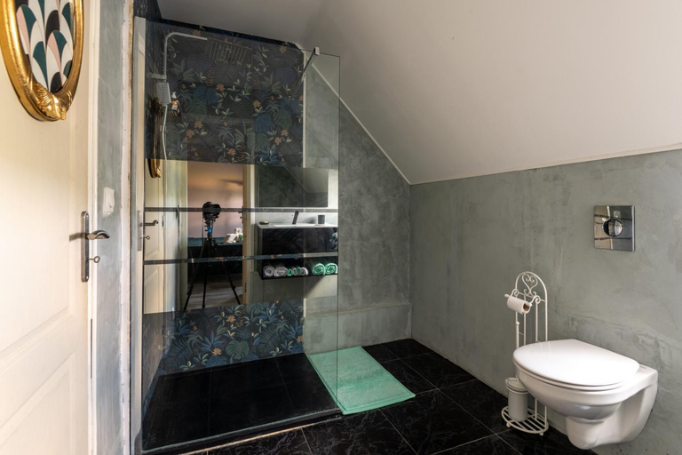 Bathroom 2, LA TOULOTTE chez Claire et Christian, Seine-et-Marne
