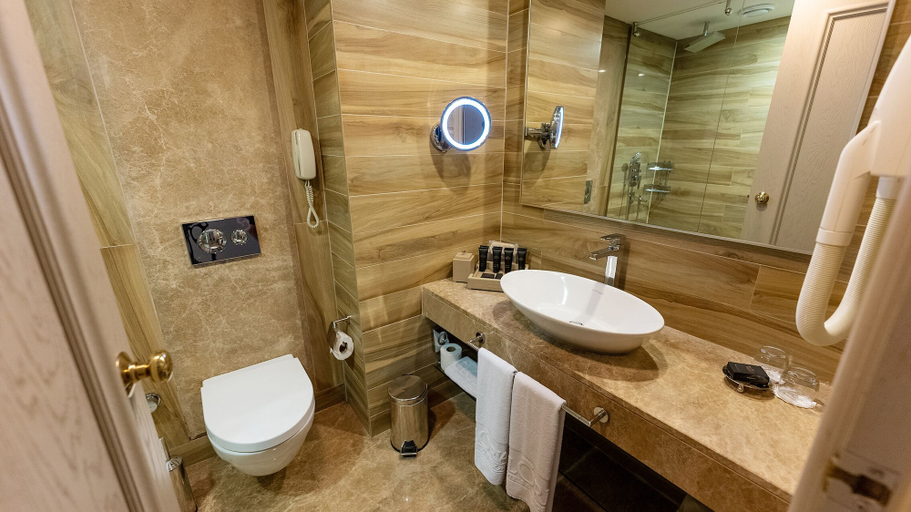 Bathroom 5, Gloria Golf Resort - All Inclusive, Serik