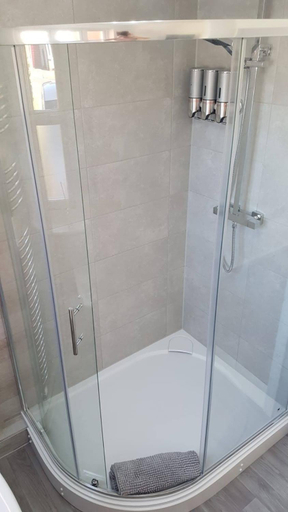 Bathroom 3, Debonair bnb @33, Worcestershire