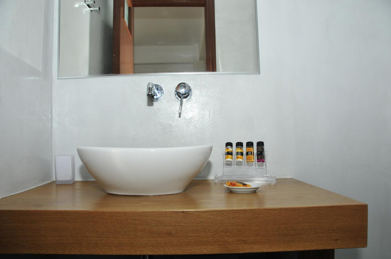 Bathroom 3, Anessis, South Aegean
