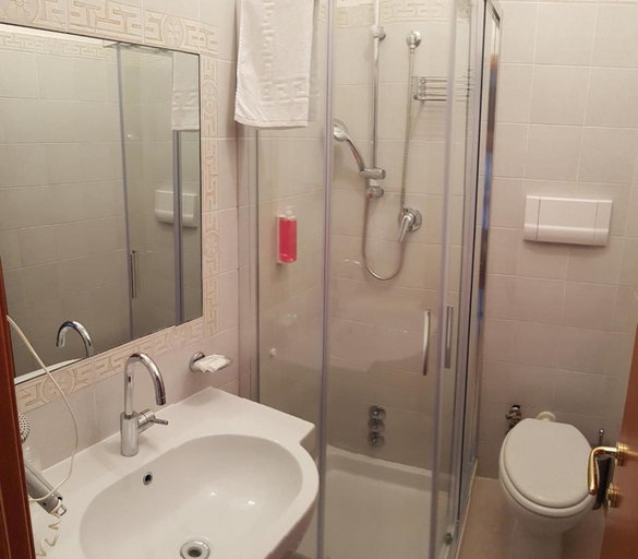 Bathroom 5, Hotel Excelsior, Pescara