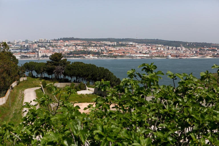 Others 3, Ola Belem! Cozy Windmill, Stunning views to Lisboa, Almada